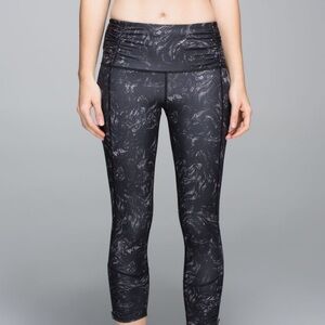 Lululemon speed tight in black and grey